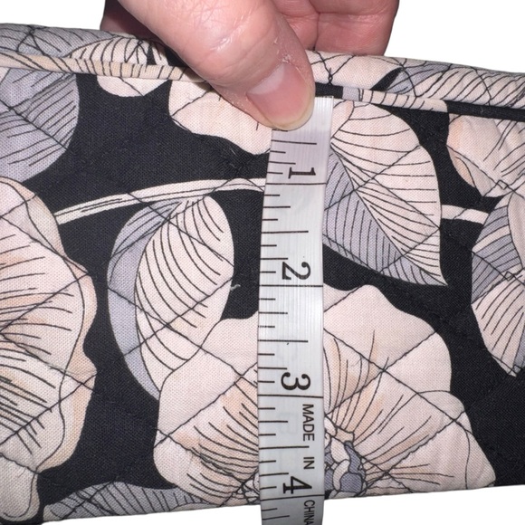 Vera Bradley Quilted Floral Shoulder Bag Black Cream 10x8 Zip Pocket - Picture 8 of 10